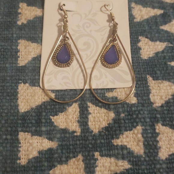 Fashion Jewelry Set - Picture 2 of 3